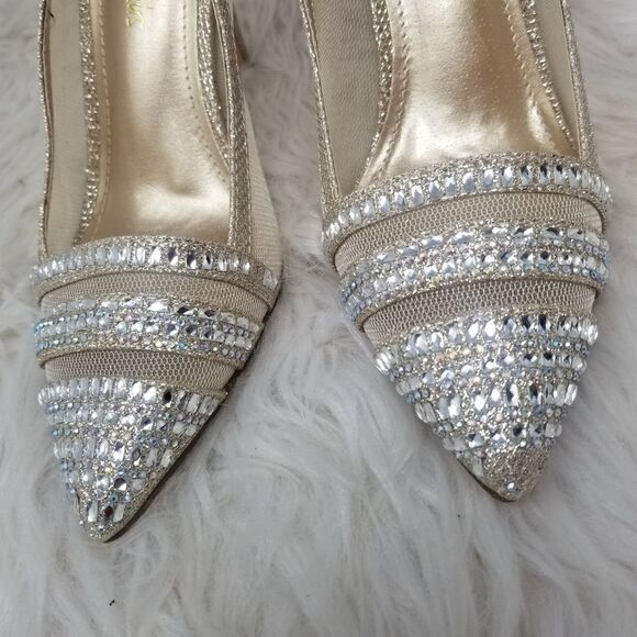 Dream Pairs Sparkly Heels. Size 6 - Picture 3 of 16